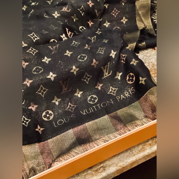 LV Monogram So Shine Silk/GoldenScarf/Shawl 100%Authentic Box included - Picture 3 of 14